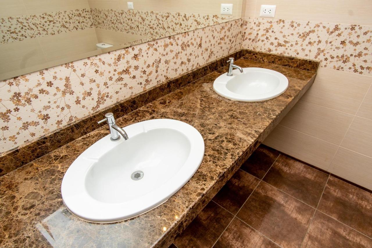 Lc Hoteles Piura Exterior photo